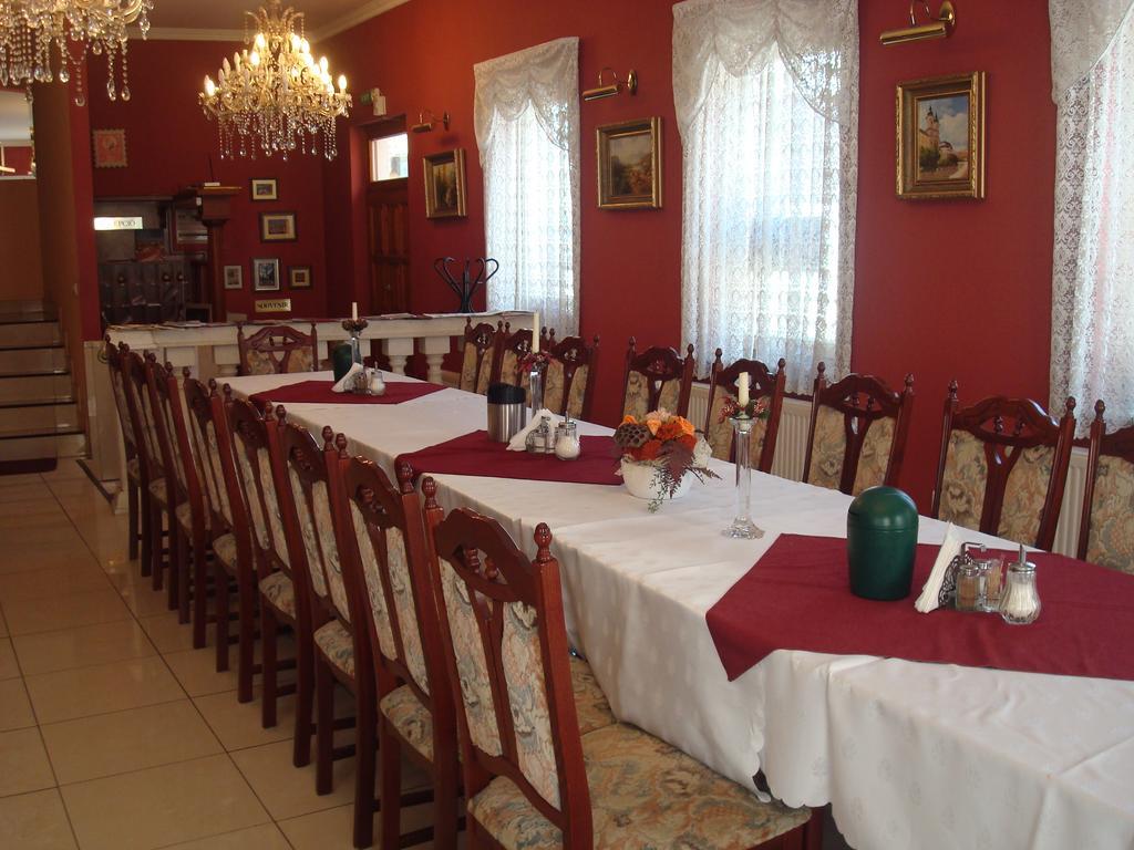 אגר Hotel Arany Trofea מראה חיצוני תמונה